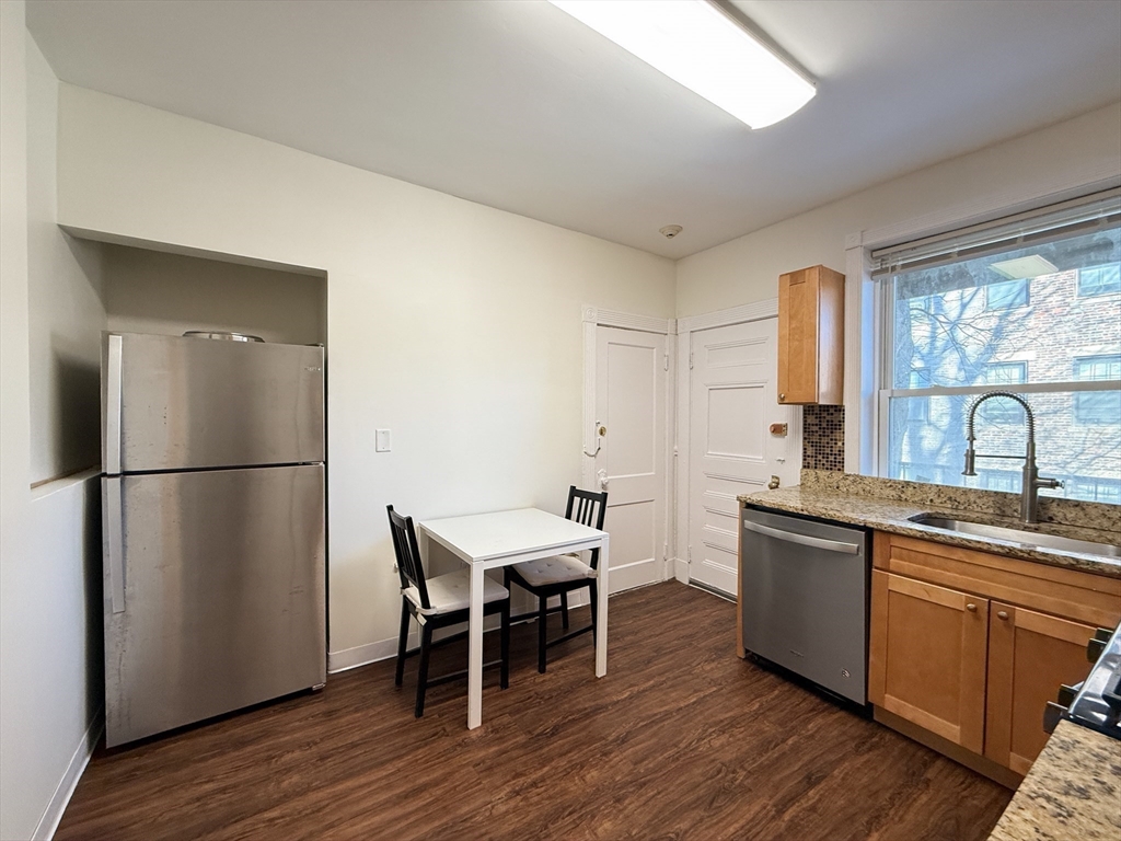 158 Kelton St 4