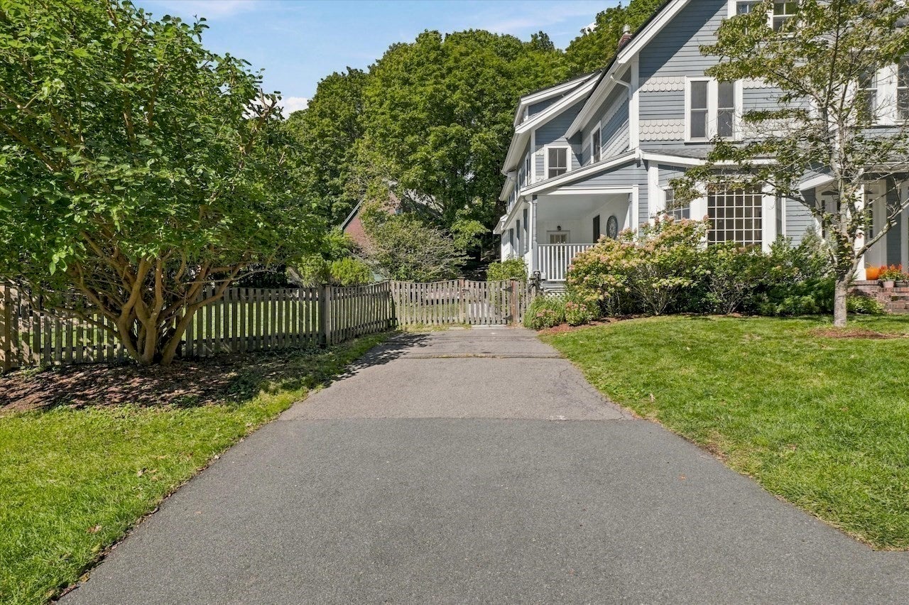 24 Poplar St