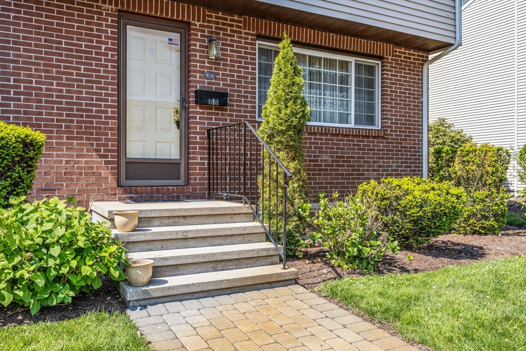 399 Pond St B8