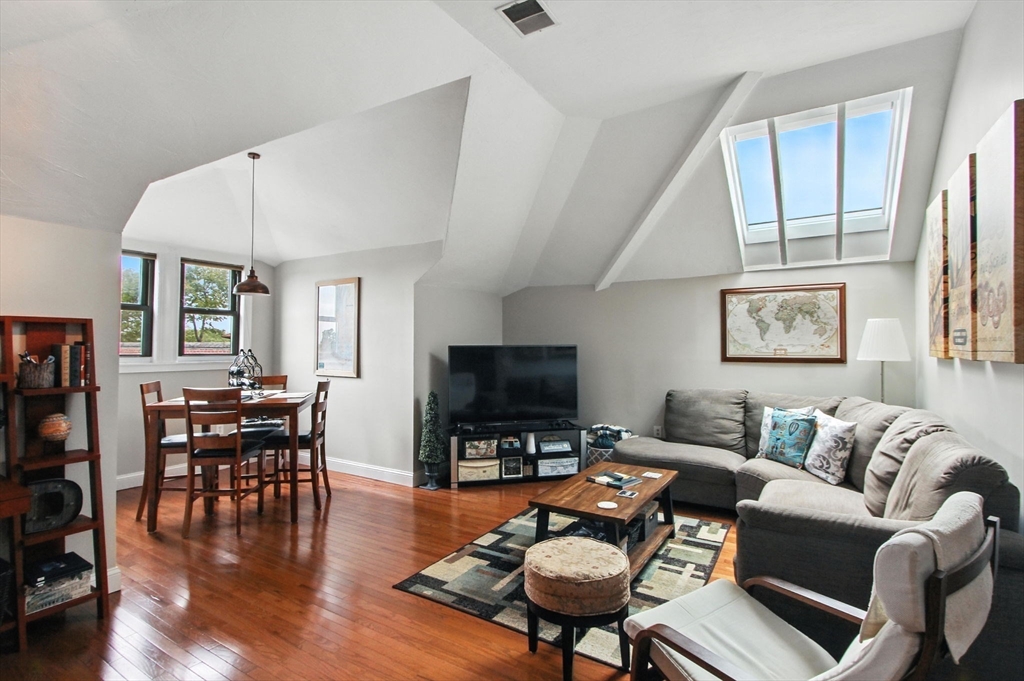 94 Newbury Ave 403