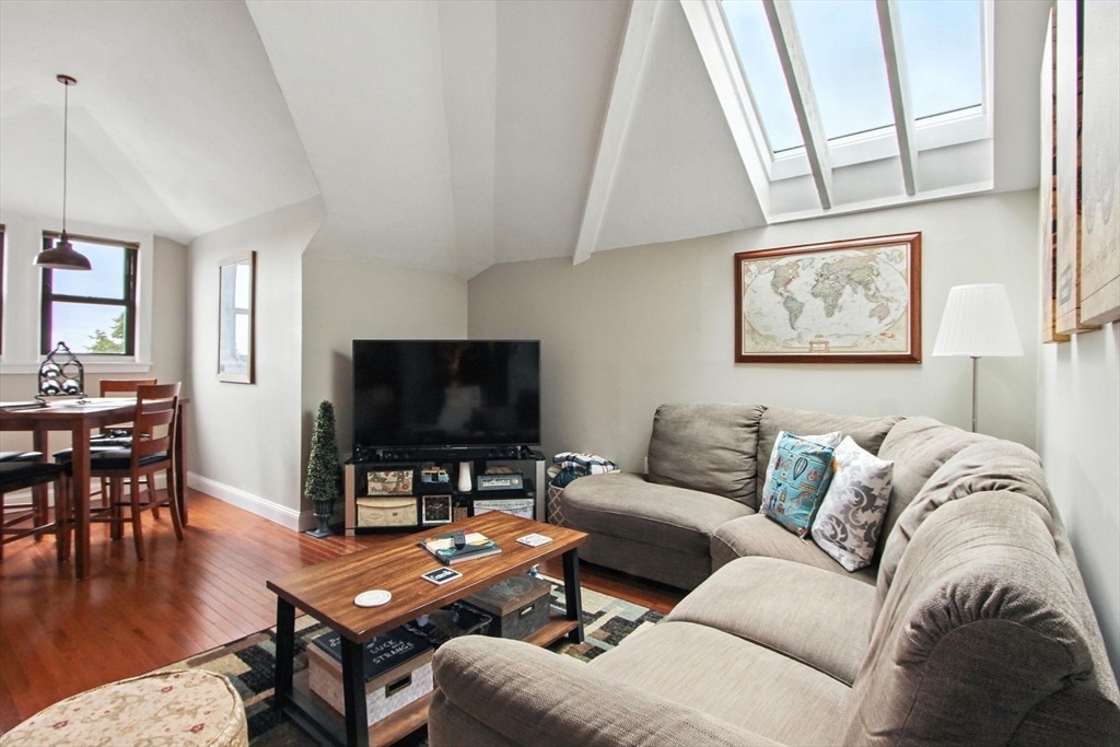 94 Newbury Ave 403