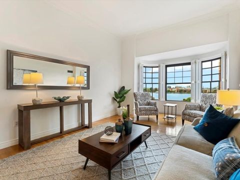 4 Charlesgate E 705 Boston MA 02215