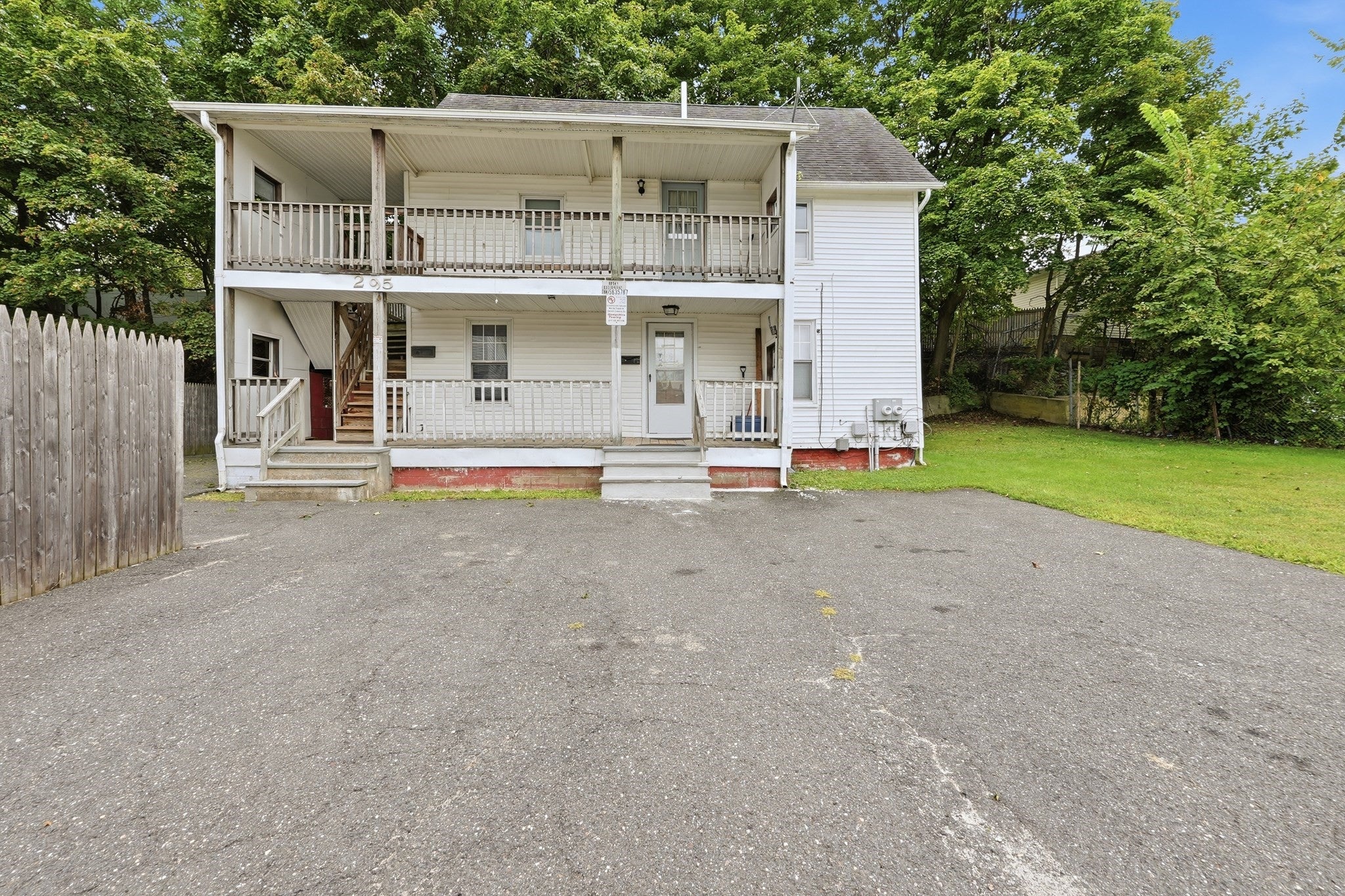 295 Main St