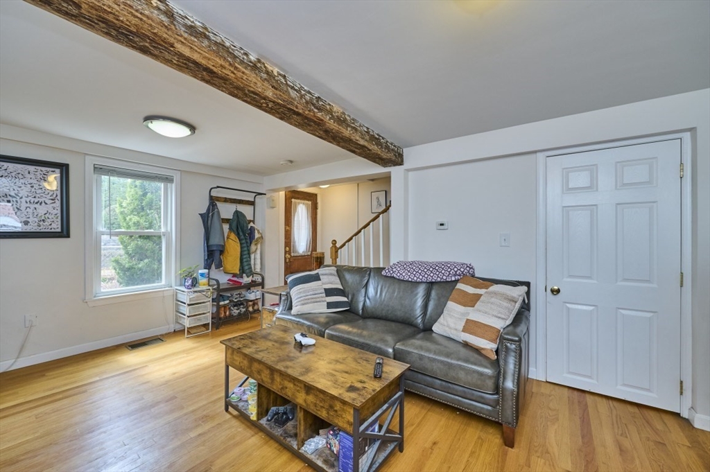 15-17 Peaceable Street