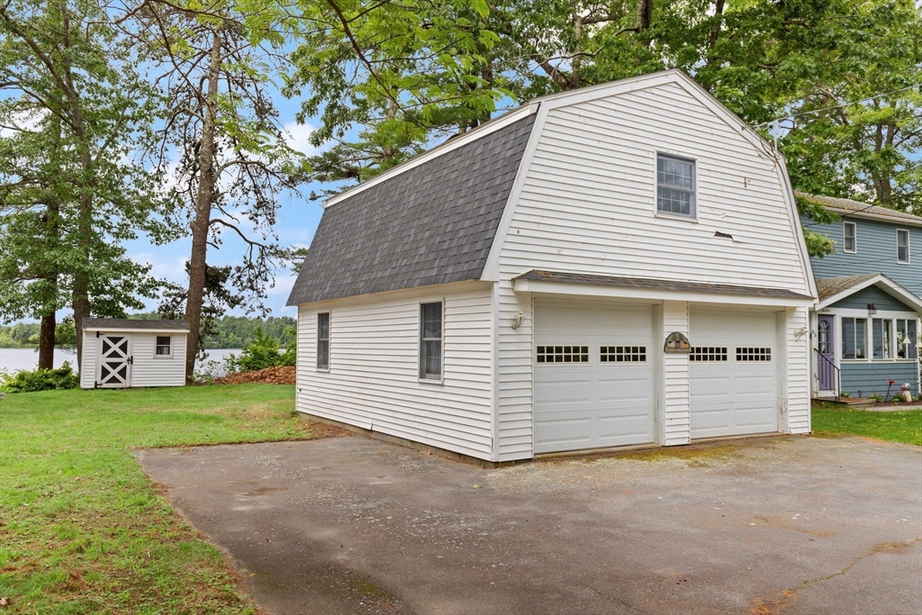 39 Faye Ave