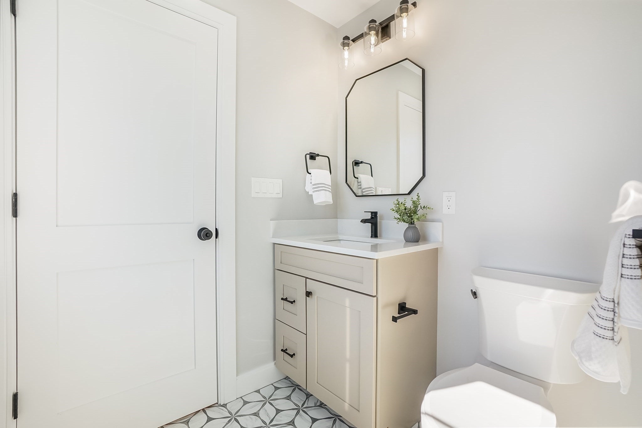 30 Maple St #2, Waltham, MA Photo #25