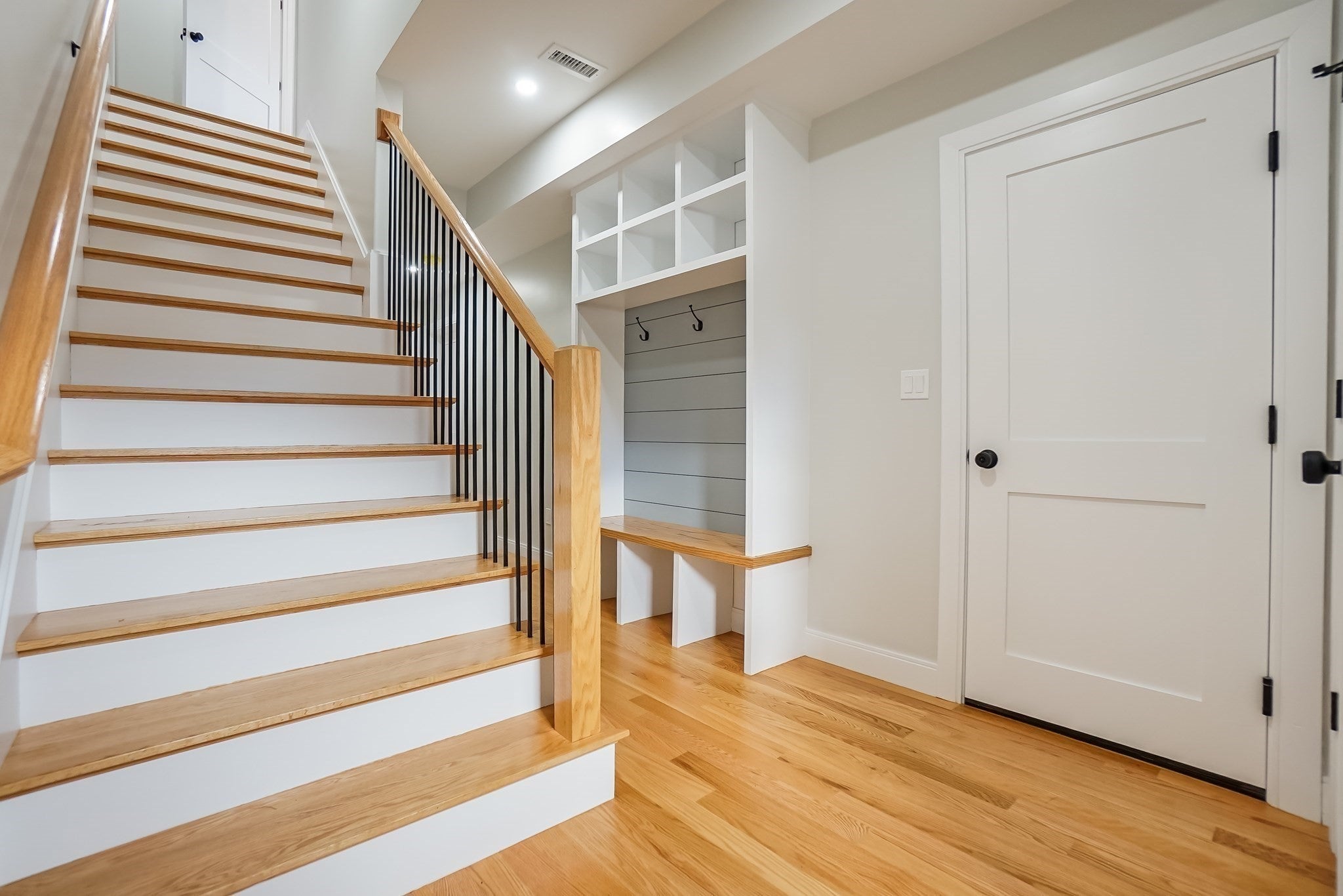 30 Maple St #2, Waltham, MA Photo #6