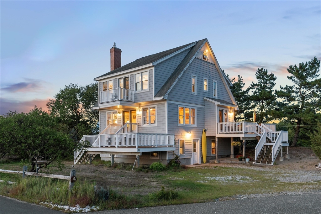 24 Old Point Rd