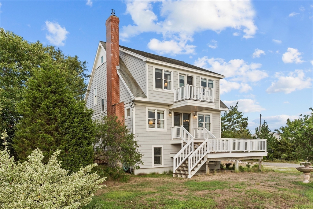 24 Old Point Rd