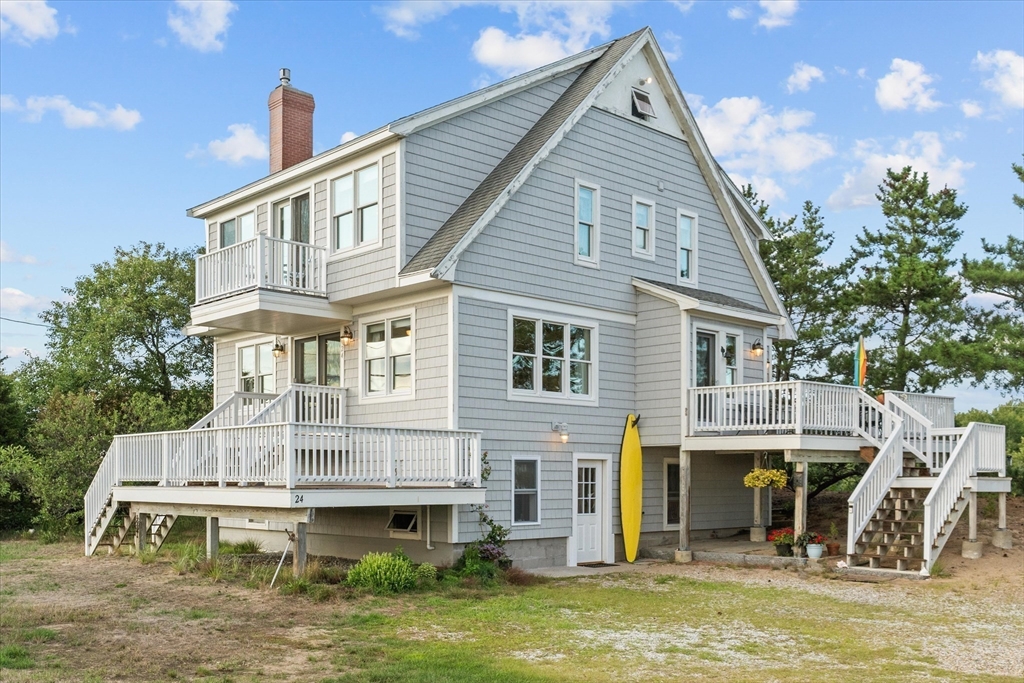 24 Old Point Rd