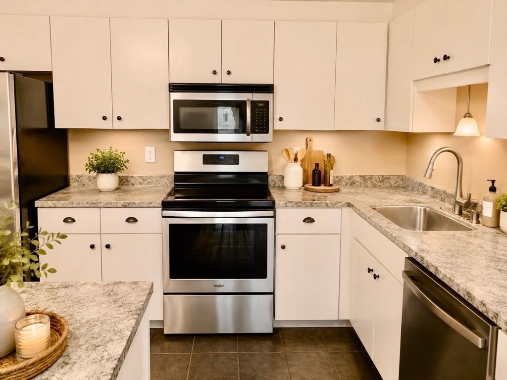 356 Neponset St #L, Canton, MA, 356 Neponset St #L, Canton, MA Photo #4