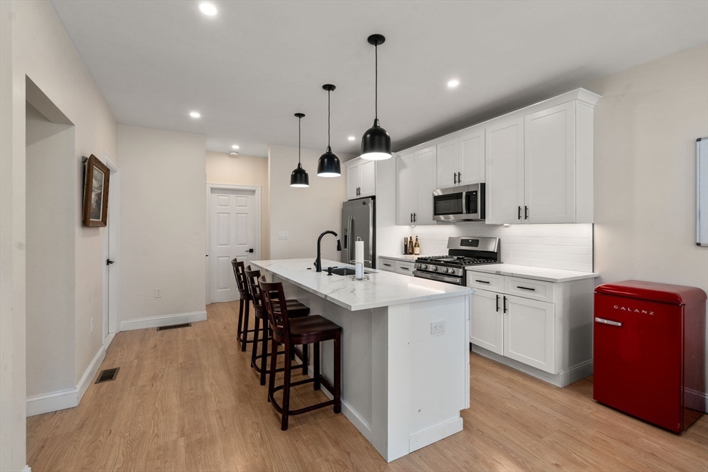 11 Dexter St