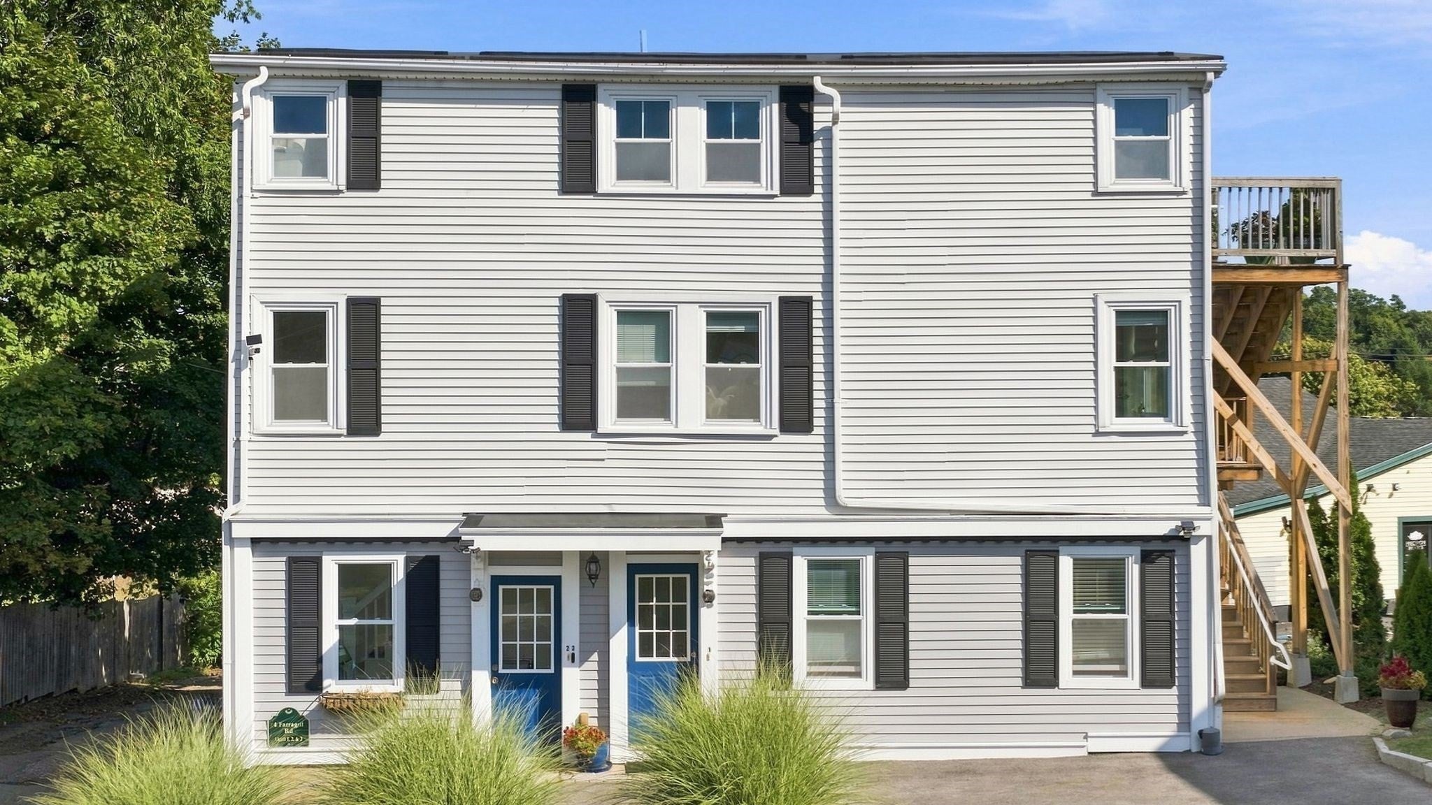 4 Farragut Rd