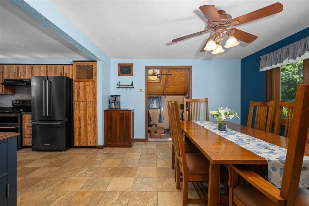 33 Scenic Ave, Webster, MA Photo #11