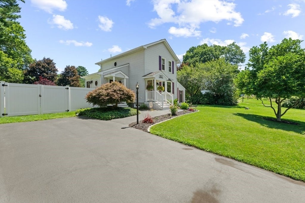 33 Scenic Ave, Webster, MA Photo #3