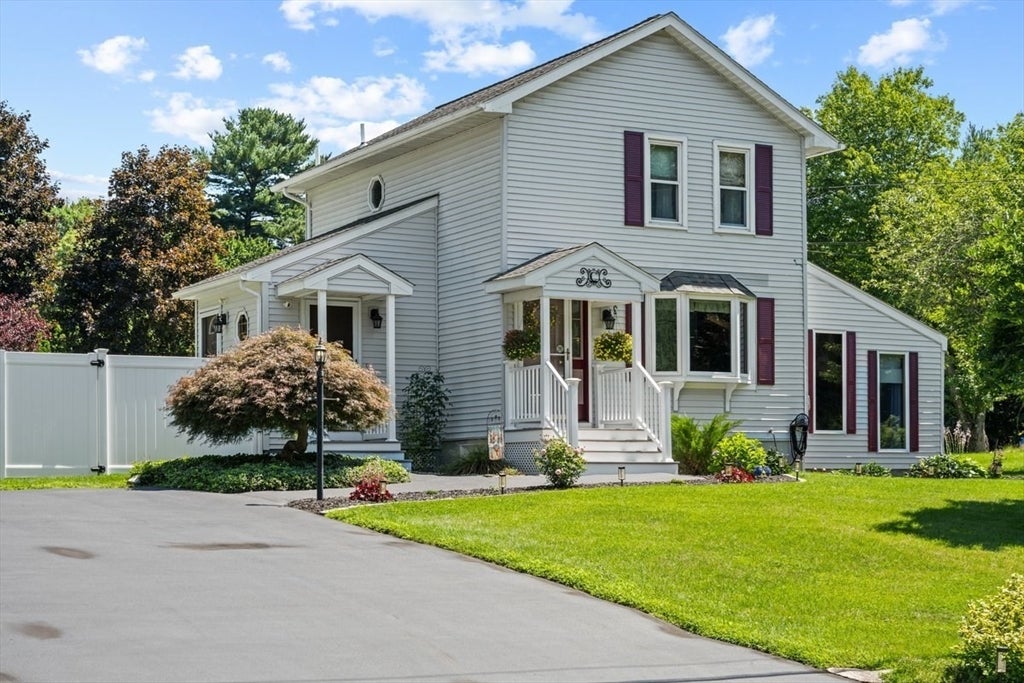 33 Scenic Ave, Webster, MA Photo #1