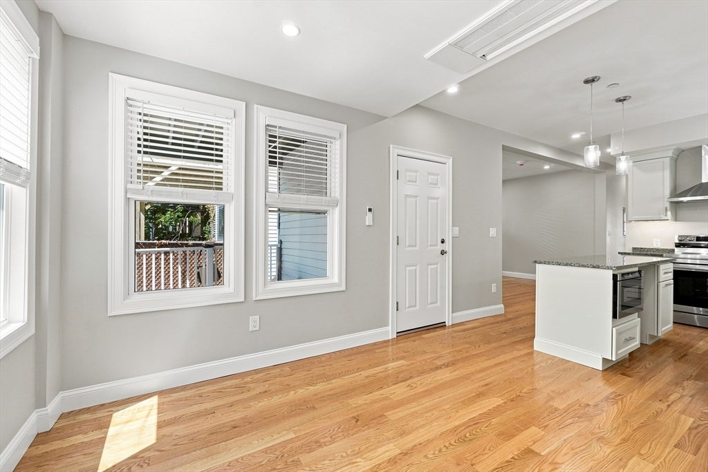 519 E 3rd ST #2, Boston, MA Photo #3