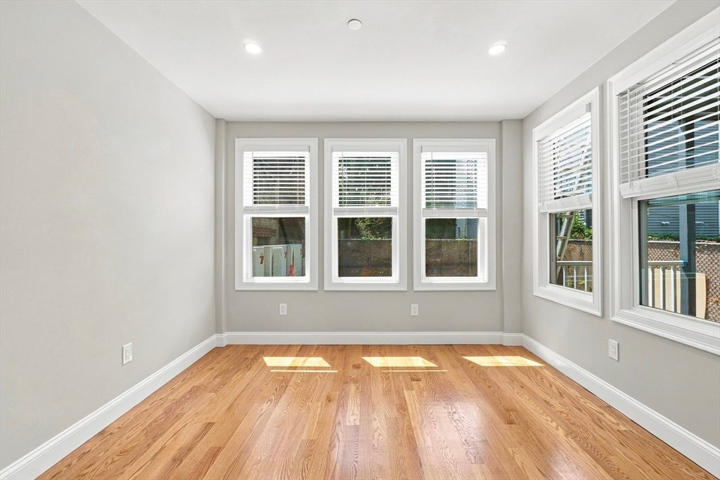 519 E 3rd ST #2, Boston, MA Photo #6