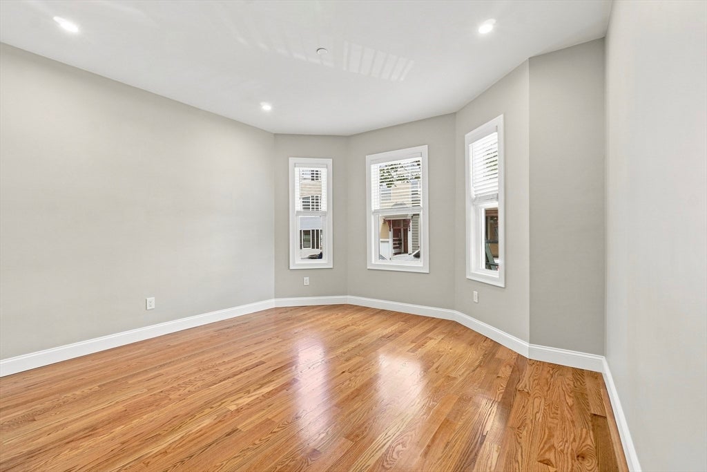 519 E 3rd ST #2, Boston, MA Photo #12
