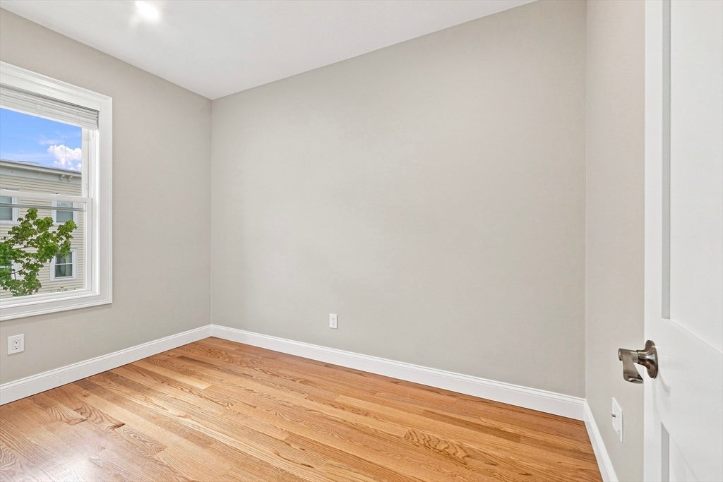 519 E 3rd ST #2, Boston, MA Photo #11