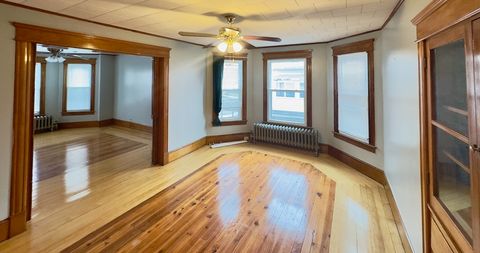 168 Oak St 2 Gardner MA 01440