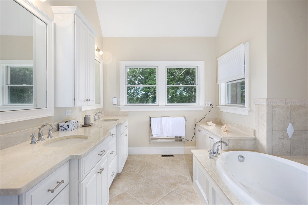 Mashpee, Massachusetts 02649, United States, 4 Bedrooms Bedrooms, ,5 BathroomsBathrooms,Residential,Active,204466