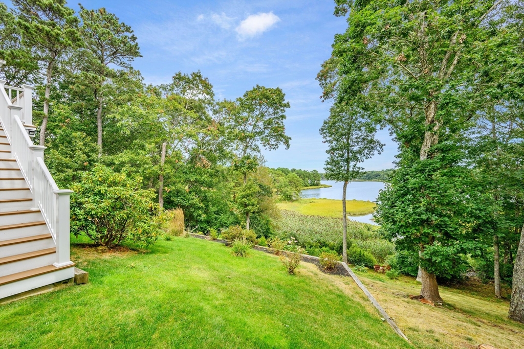 Mashpee, Massachusetts 02649, United States, 4 Bedrooms Bedrooms, ,5 BathroomsBathrooms,Residential,Active,204466