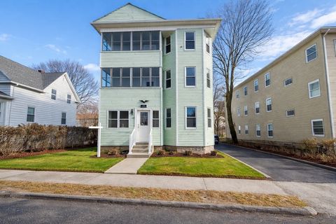 Photo of 169 Fairmont Ave #2, Worcester, MA 01604 (MLS # 73467686)