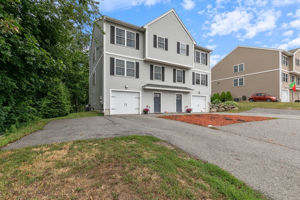 307 Lowell Ave 307