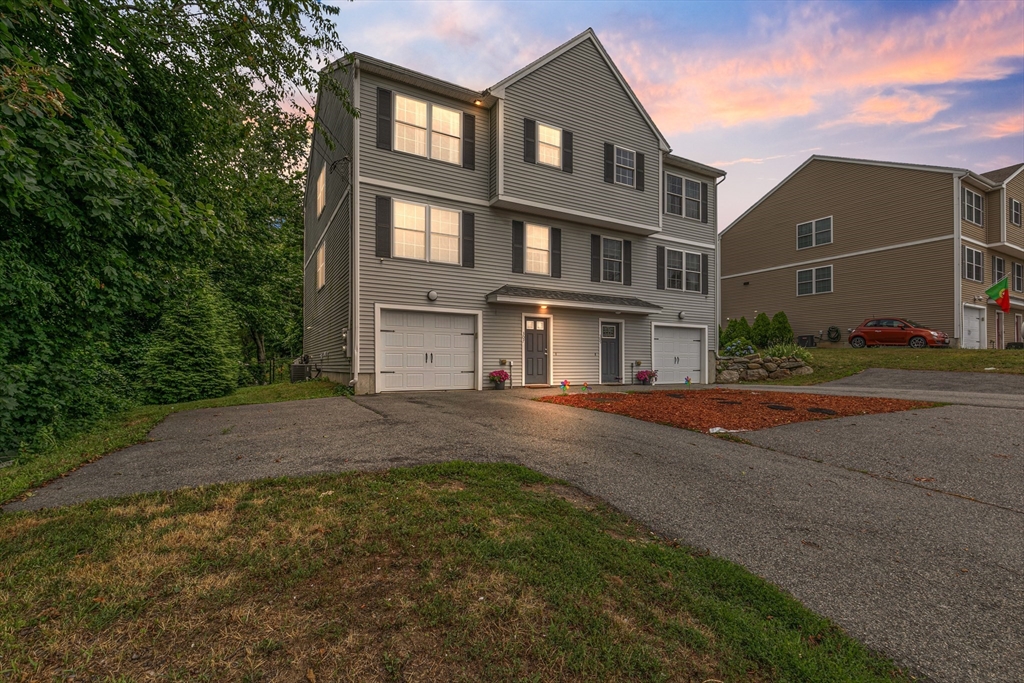 307 Lowell Ave 307