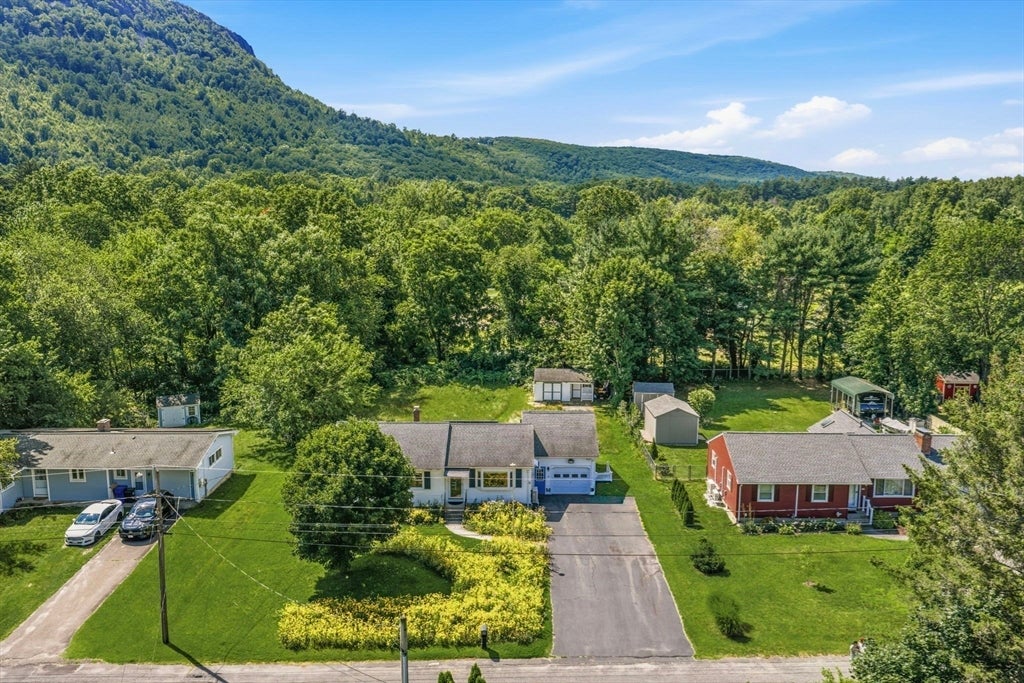 8 Richardson Cir