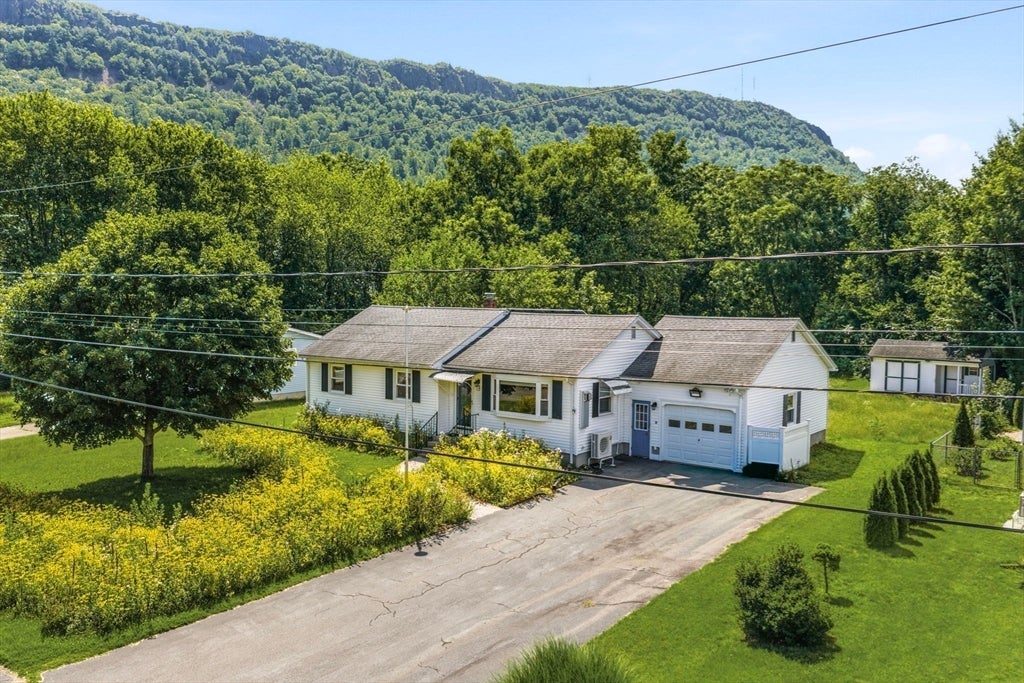 8 Richardson Cir