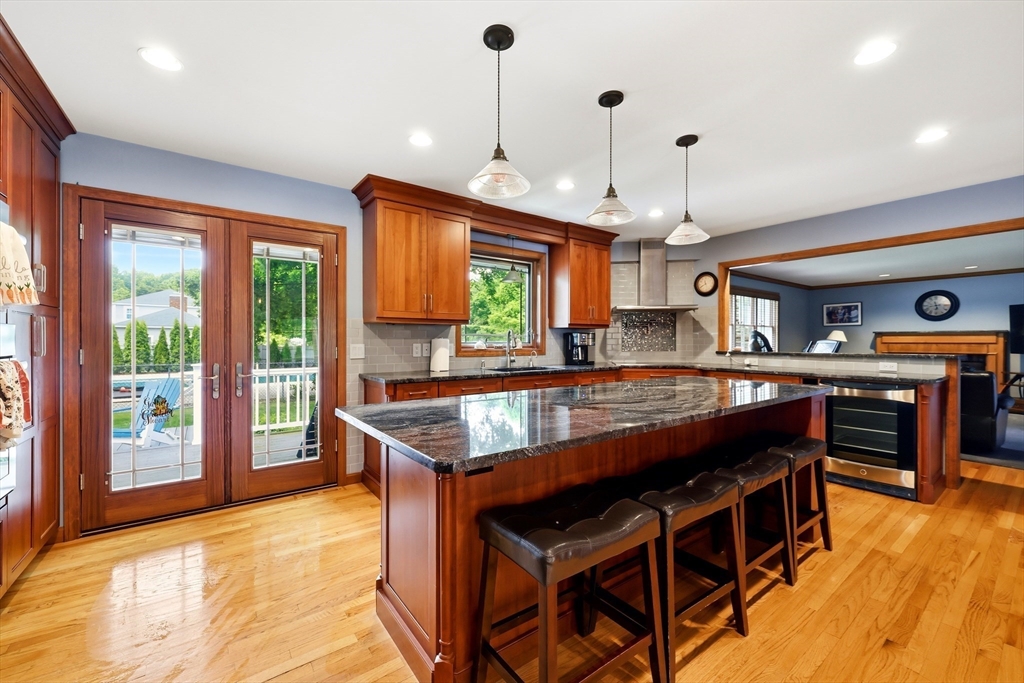 2 Christopher Cir