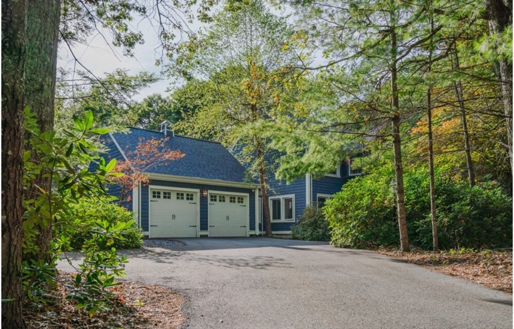 7 Mink Trap Ln