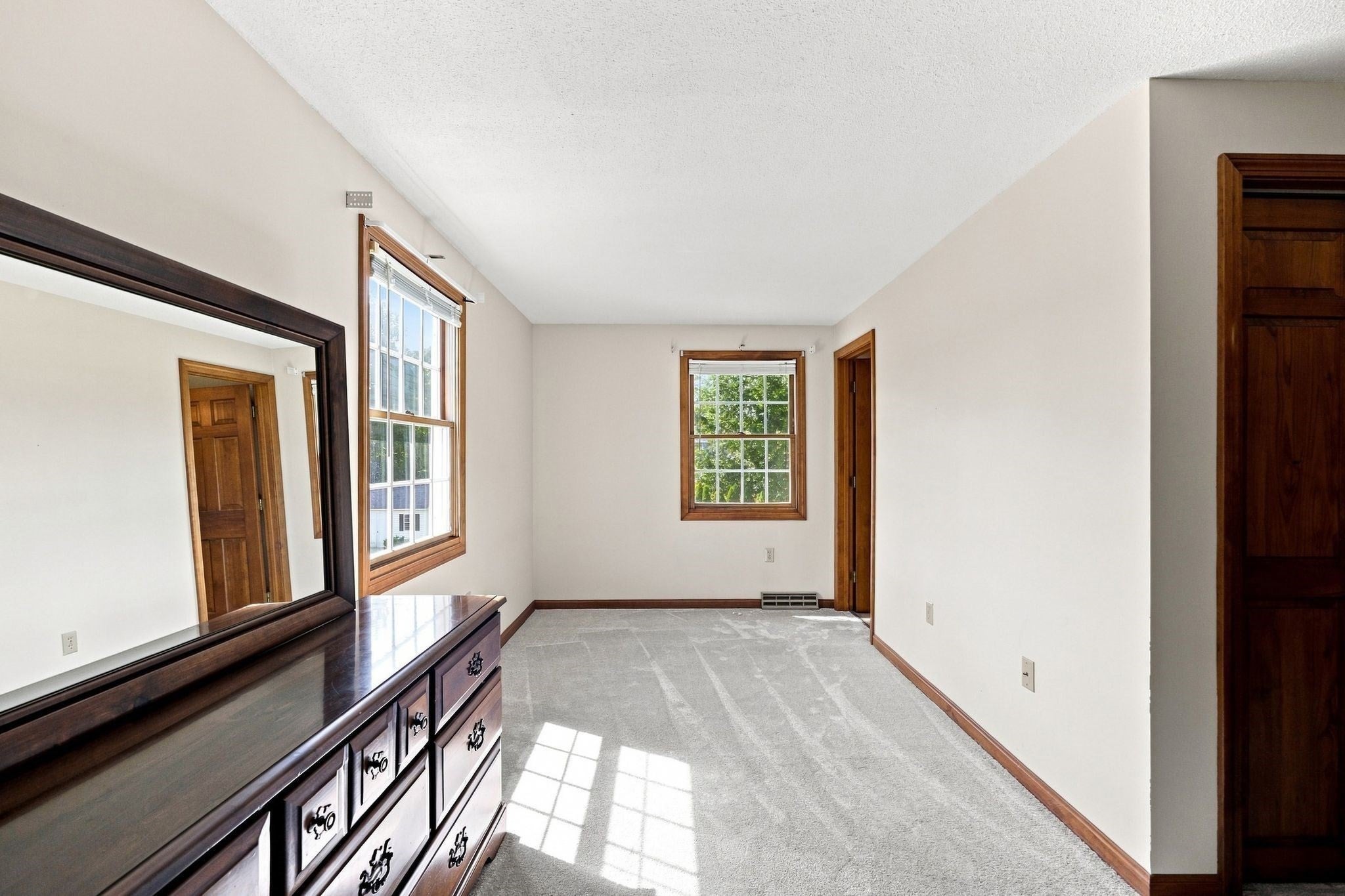 89 Zachary Ln, Agawam, MA Photo #23