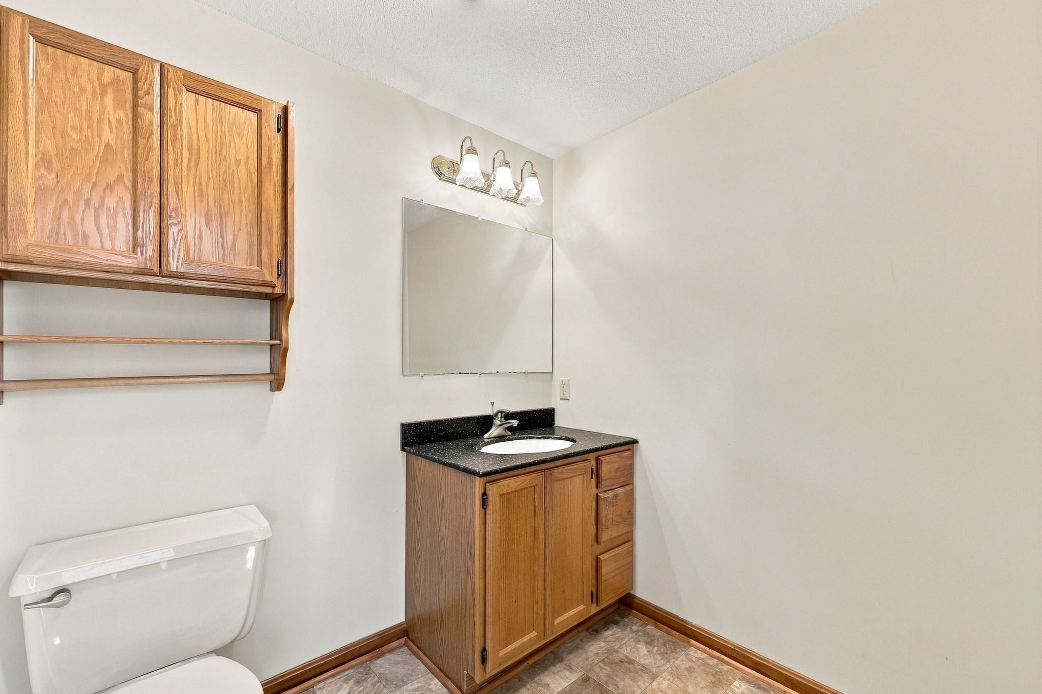 89 Zachary Ln, Agawam, MA Photo #24