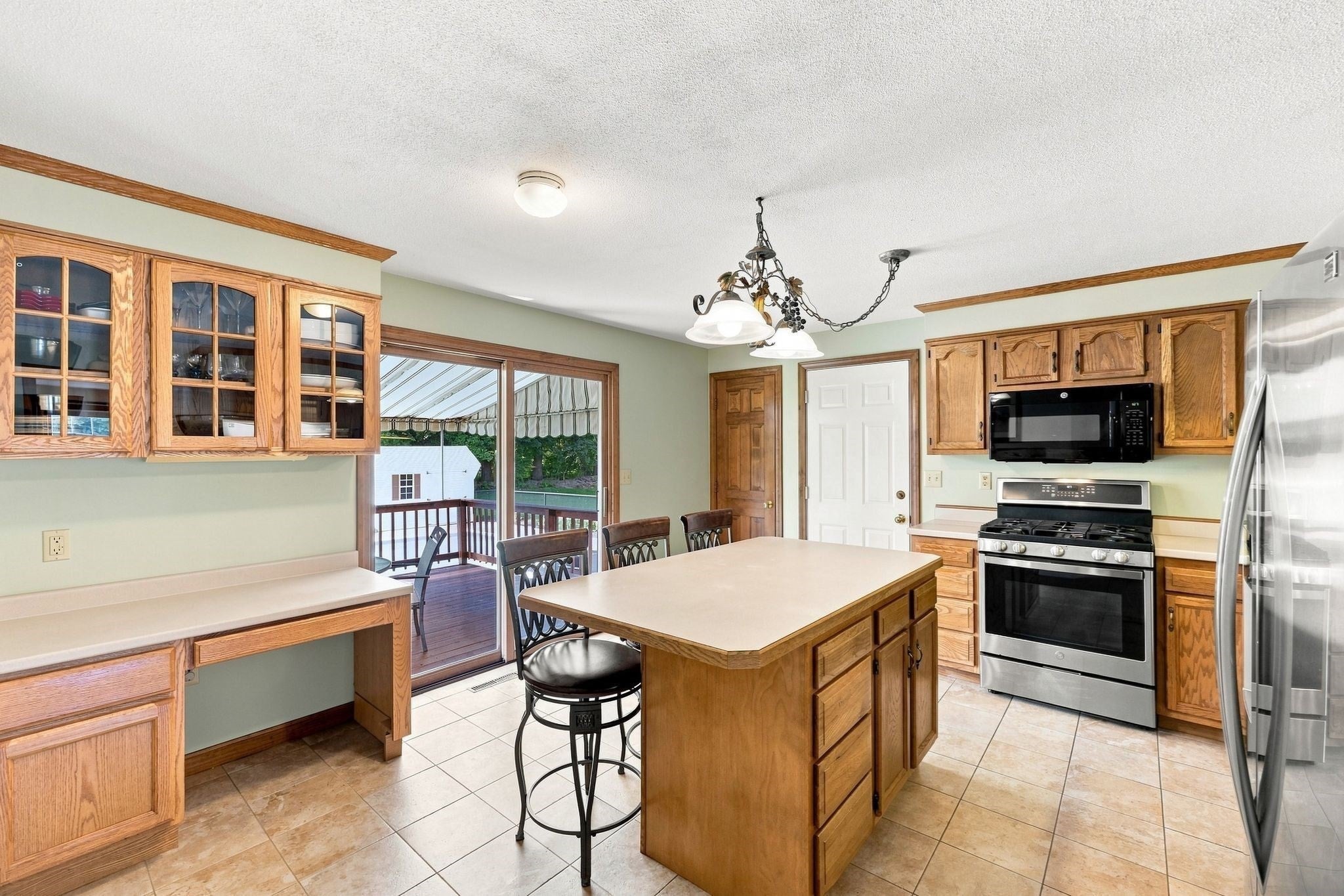 89 Zachary Ln, Agawam, MA Photo #14
