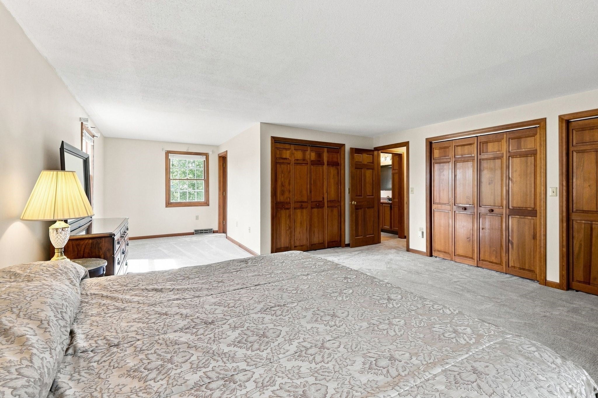 89 Zachary Ln, Agawam, MA Photo #22