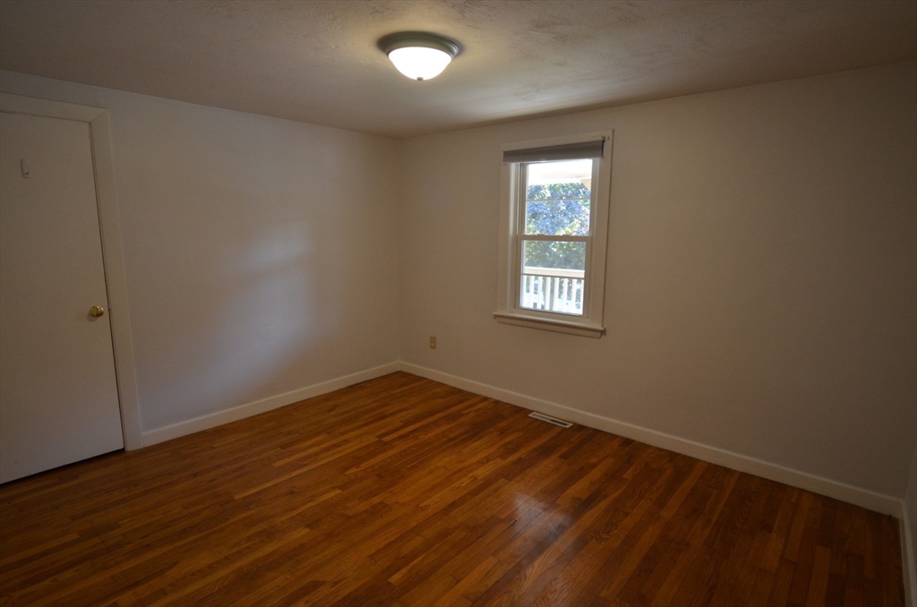 Wrentham, Massachusetts 02093, United States, 3 Bedrooms Bedrooms, ,1 BathroomBathrooms,Residential,Active,211481