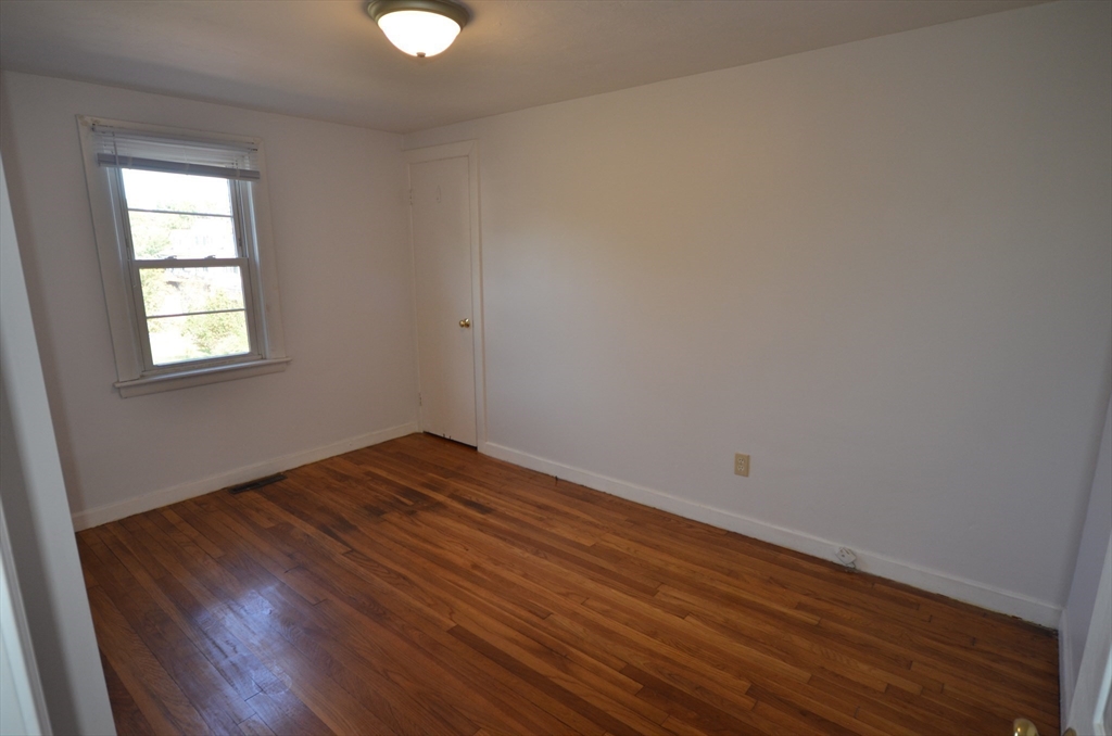 Wrentham, Massachusetts 02093, United States, 3 Bedrooms Bedrooms, ,1 BathroomBathrooms,Residential,Active,211481