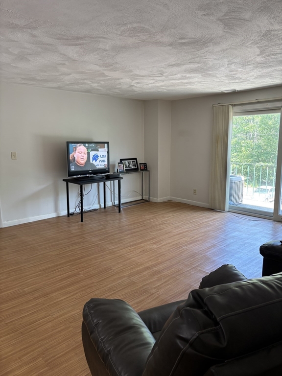 105 Oak Ln 11
