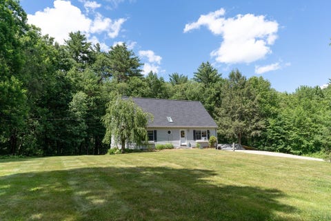 Photo of 1 Barefoot Ln, Brookfield, MA 01506 (MLS # 73542946)