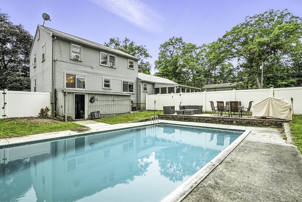 32 Nancy Rd