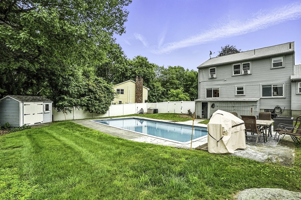 32 Nancy Rd