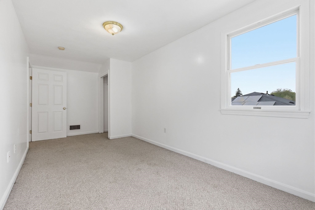 3 Spruce St, Stoneham, MA Photo #24