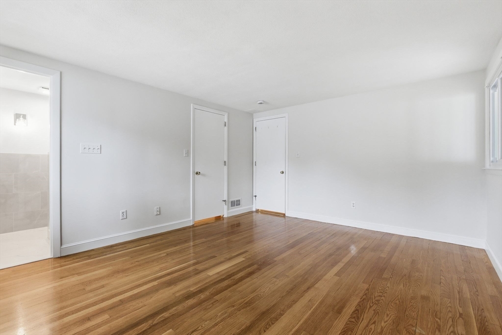 3 Spruce St, Stoneham, MA Photo #8