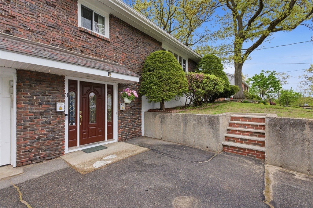 3 Spruce St, Stoneham, MA Photo #2
