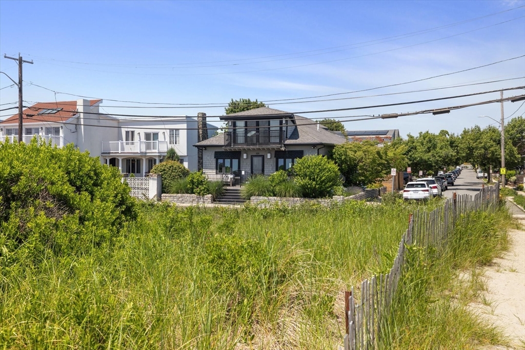 325 Rice Ave