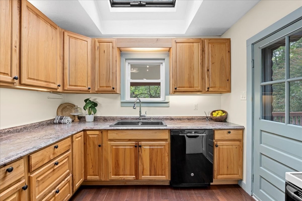 39 Mashapaug Rd