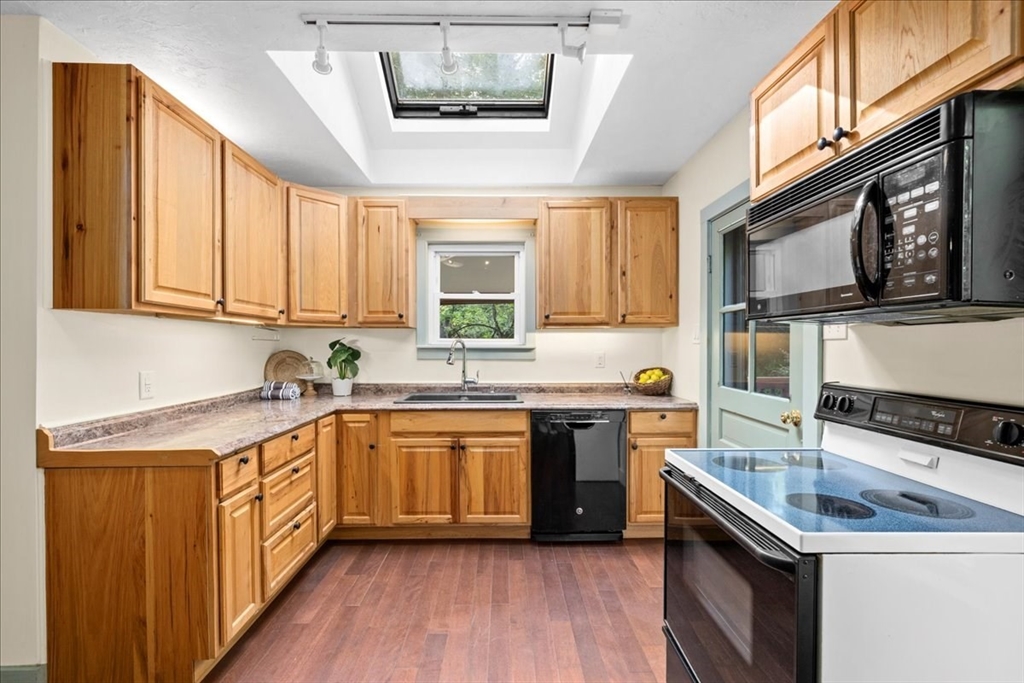 39 Mashapaug Rd